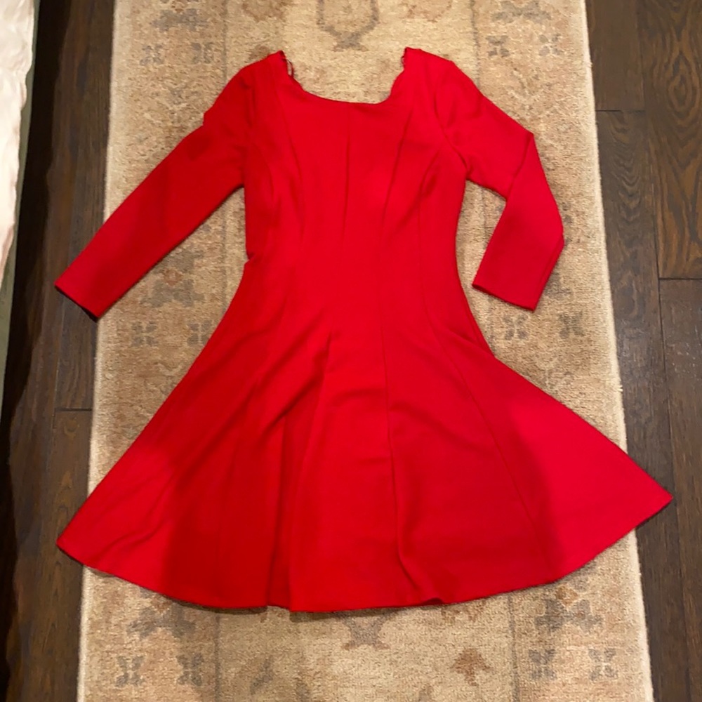 Red, 3/4 sleeve, dress.
